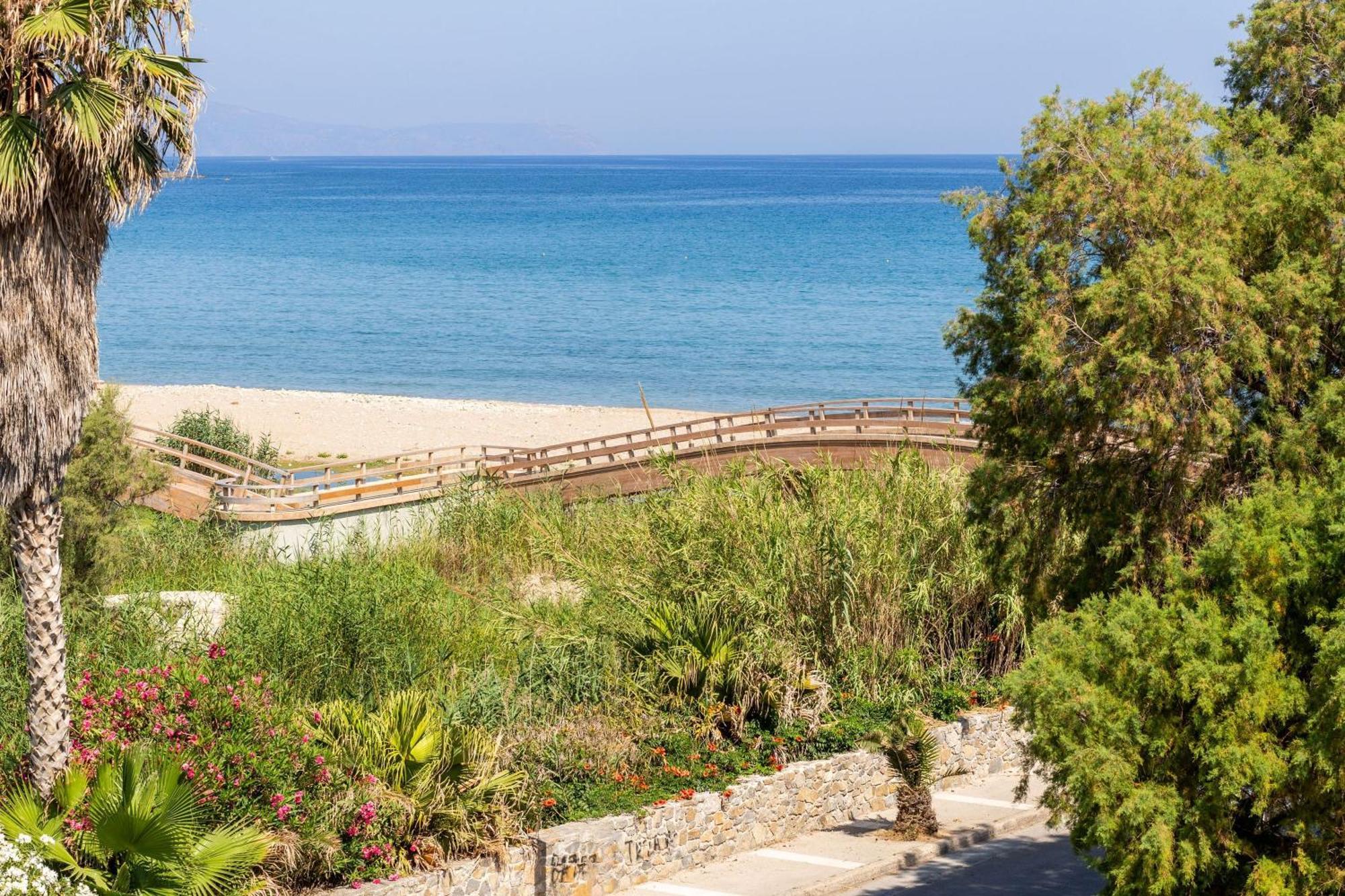 Sun Beach Apartments In Chania 09 11 Buitenkant foto